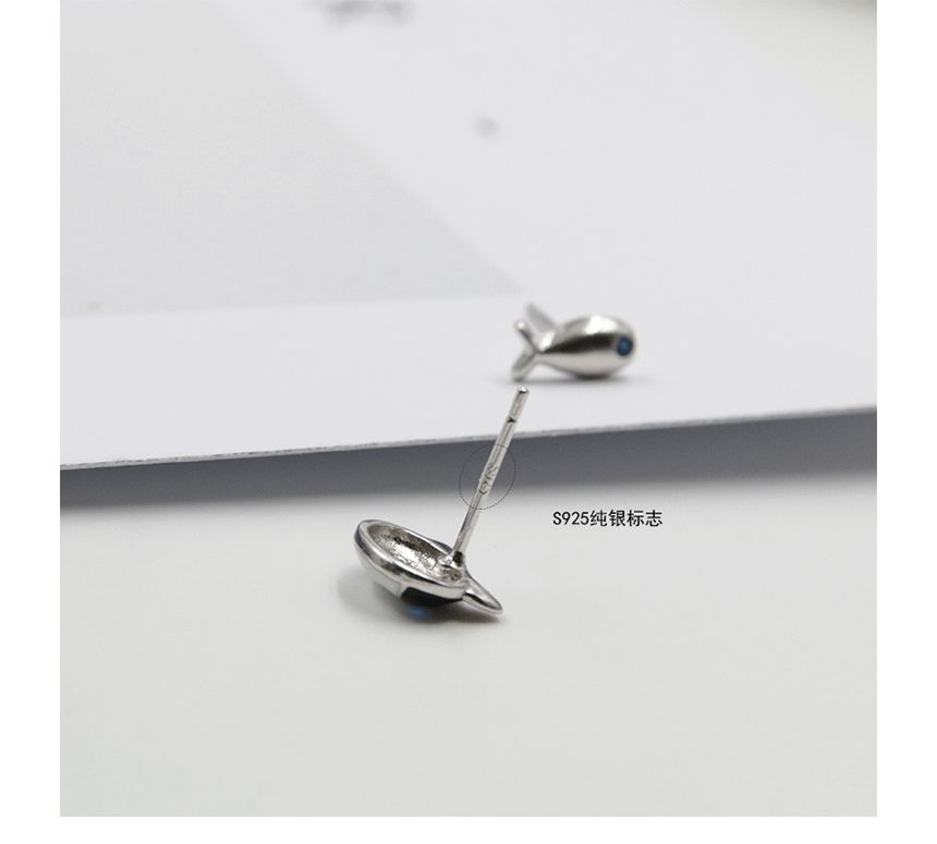 Stud Cat Earring Asymmetrical Fish