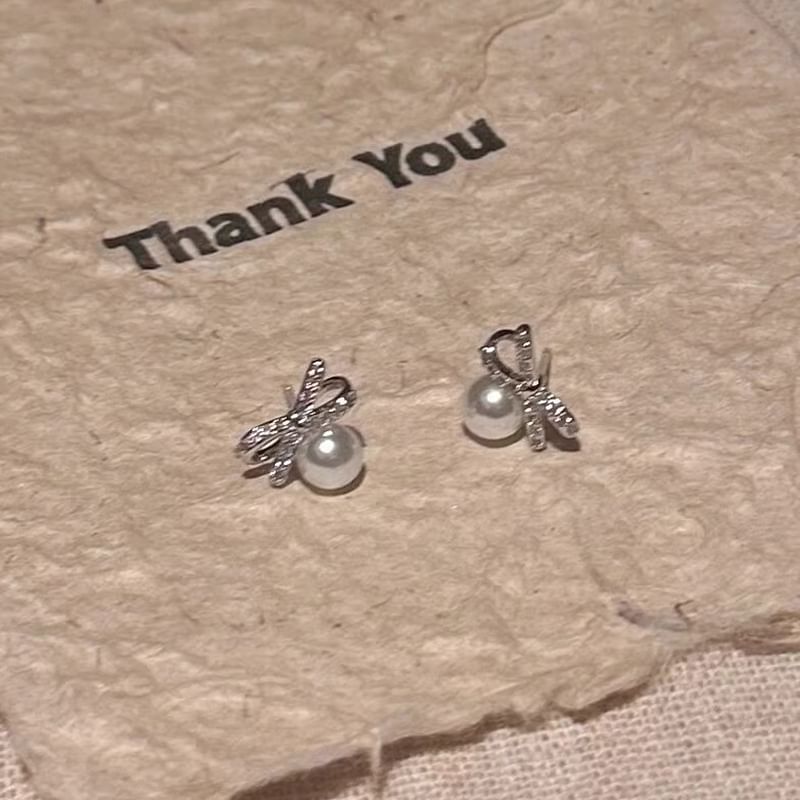 Bow Stud Faux Earring Pearl