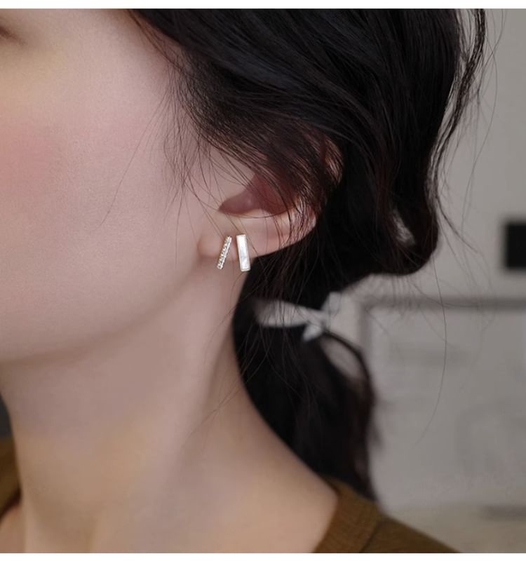 Stud Shell Rhinestone Earring Alloy