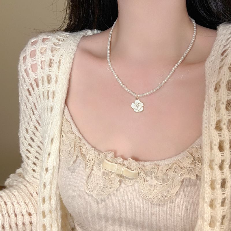 Flower Pendant Necklace