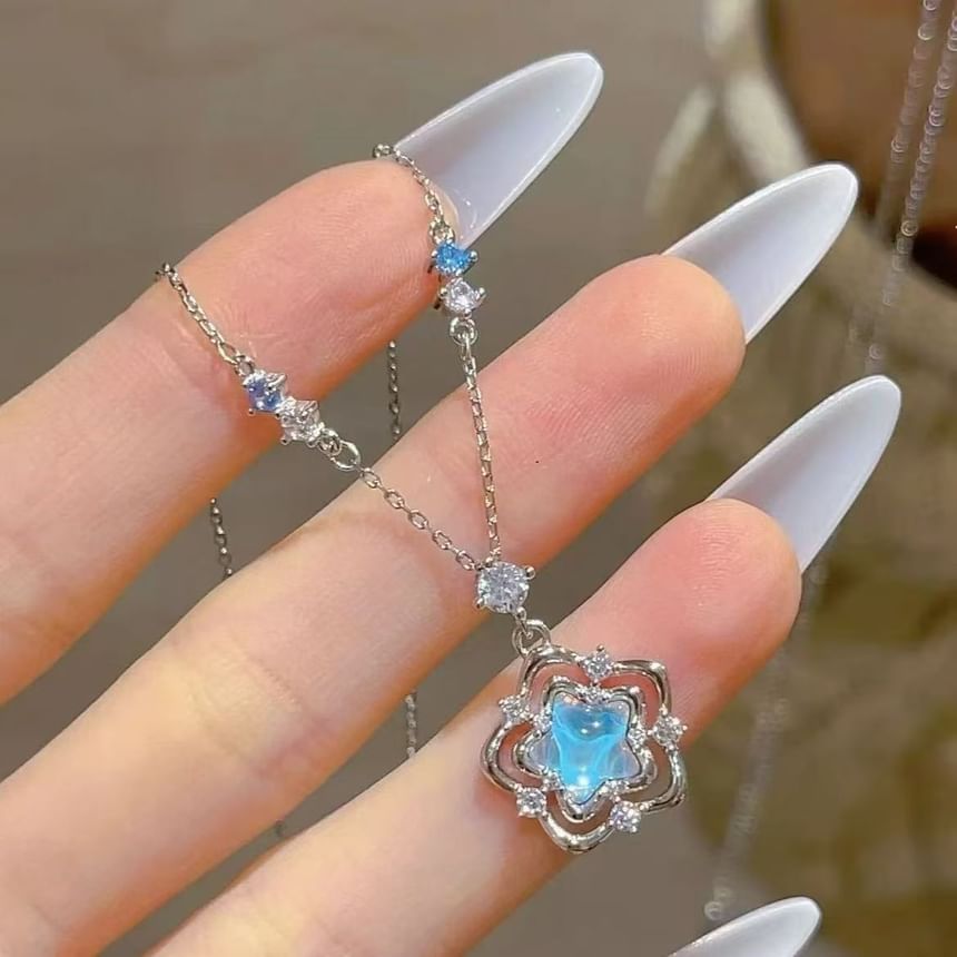 Alloy Star Pendant Necklace