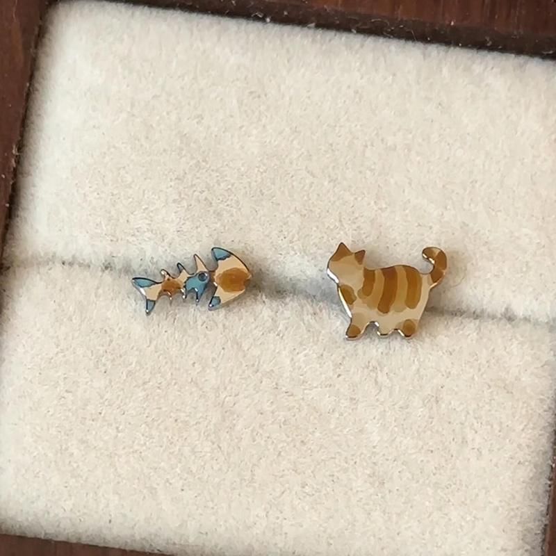 Alloy Fish Earring Stud Asymmetrical Cat