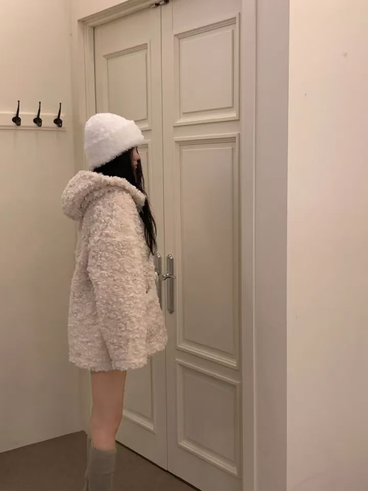 Plain Hood Toggle Teddy Jacket