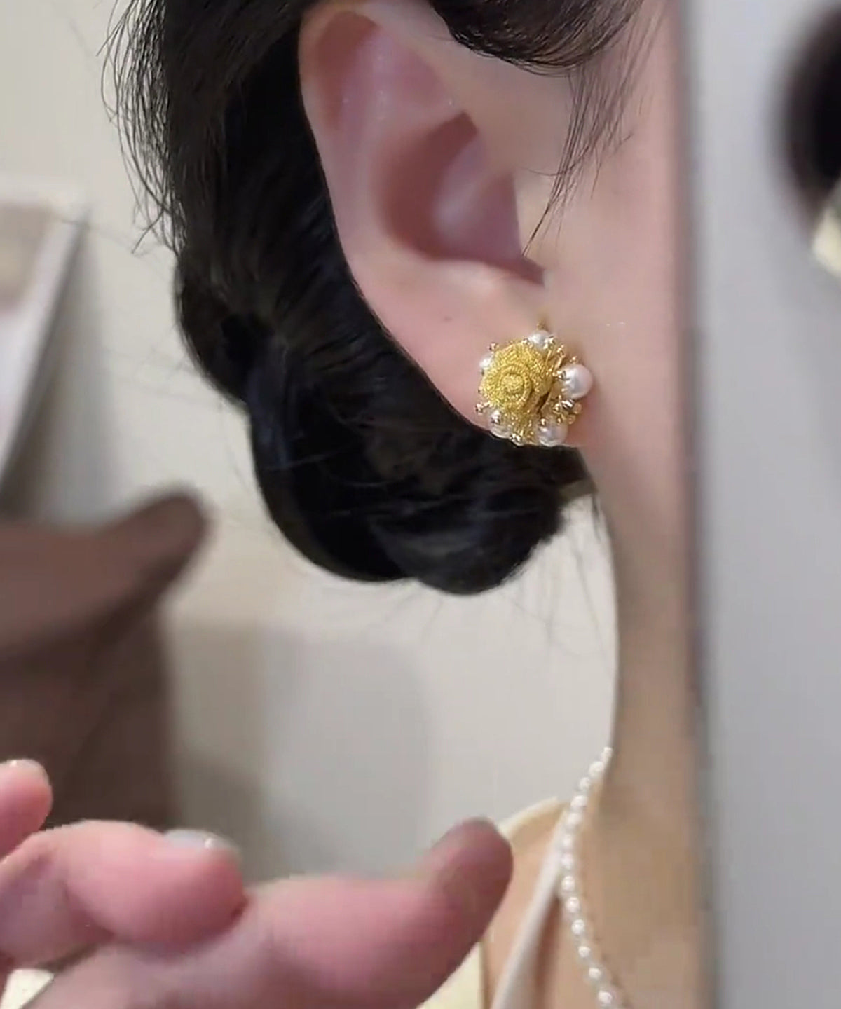 Gold Copper Graphic Stud Alloy Earrings Pearl Vogue