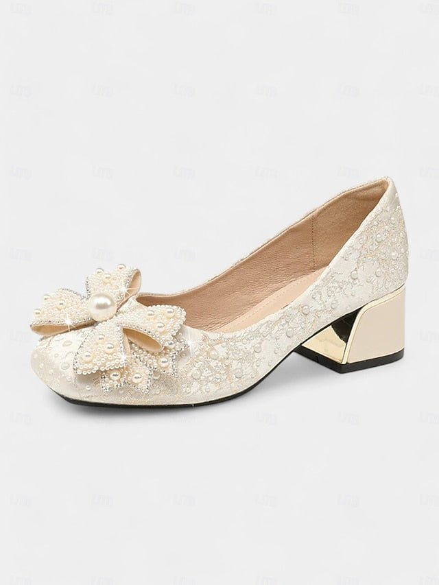 Pumps Detail – Bow with Pearl-Embellished and Black Gold
