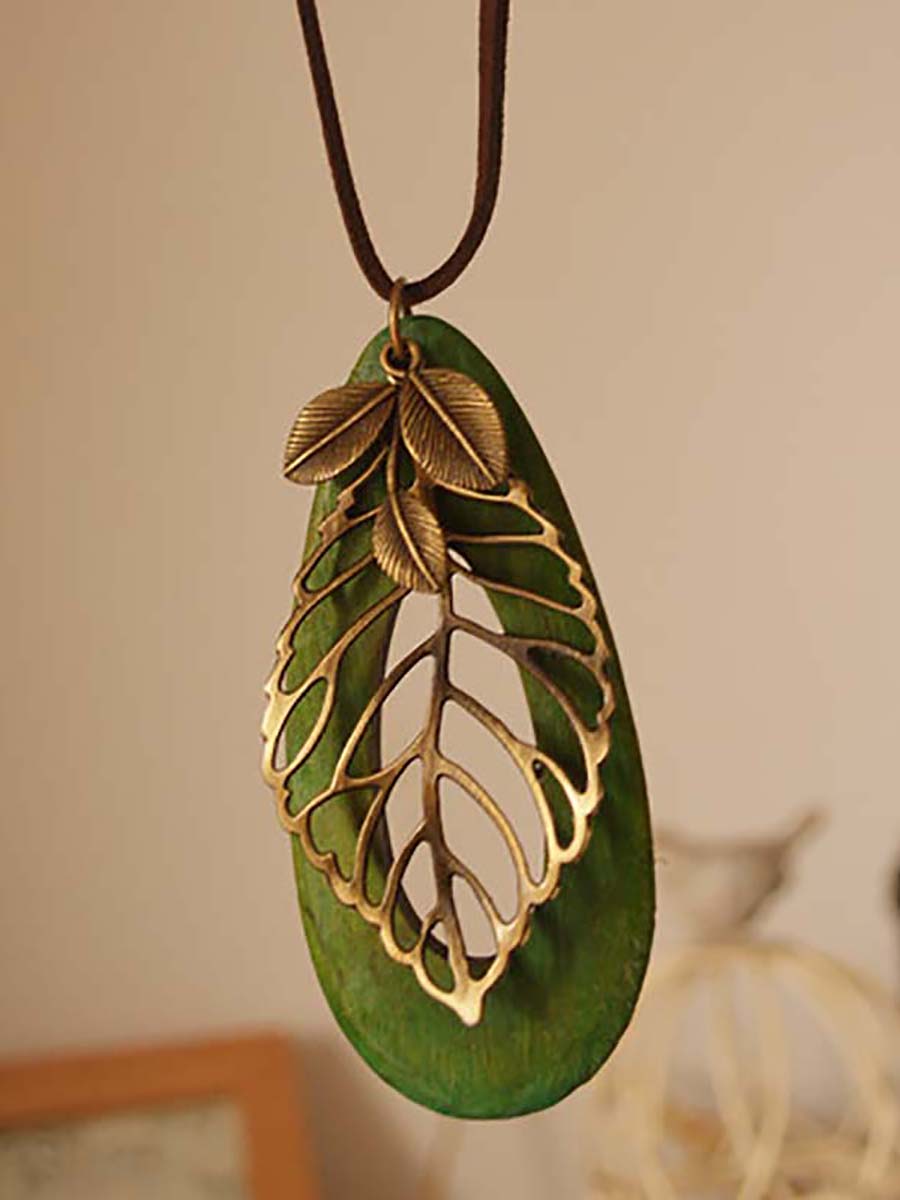 Artsy Hollow Out Metal Leaf Oval Wool Necklace AT1058