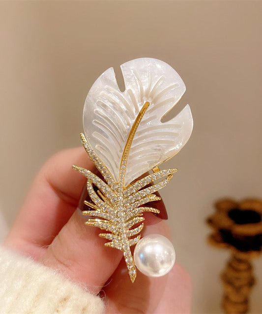 Cute White Copper Zircon Pearl Shell Brooch YA051