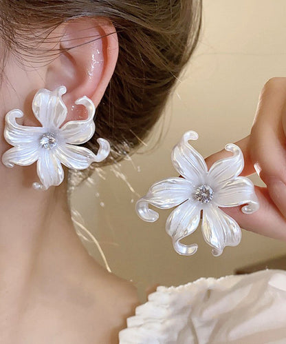 Elegant White Floral Zircon Stud Earrings II005