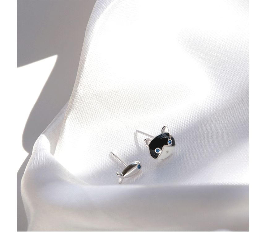 Stud Cat Earring Asymmetrical Fish