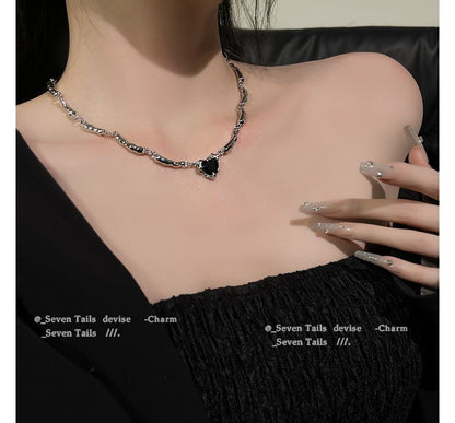 Choker Pendant Heart Alloy