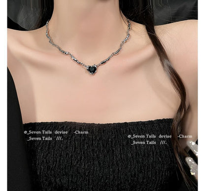 Choker Pendant Heart Alloy