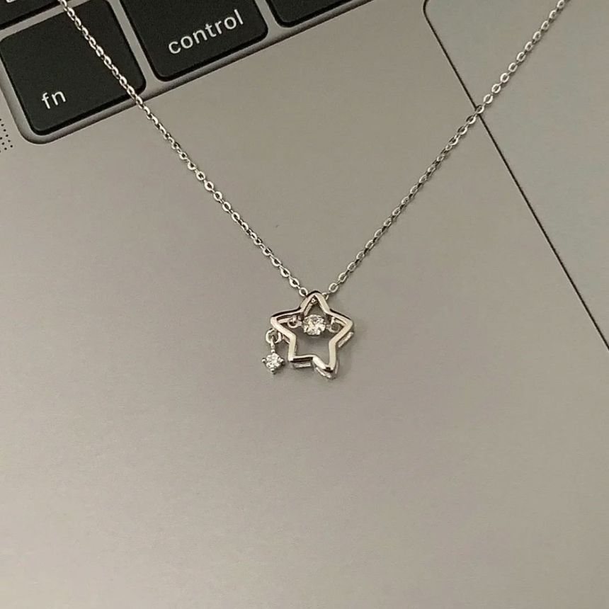 Alloy Choker Star Pendant