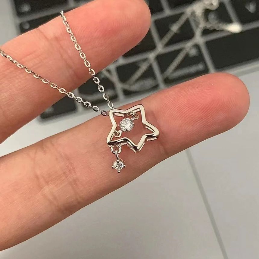 Alloy Choker Star Pendant