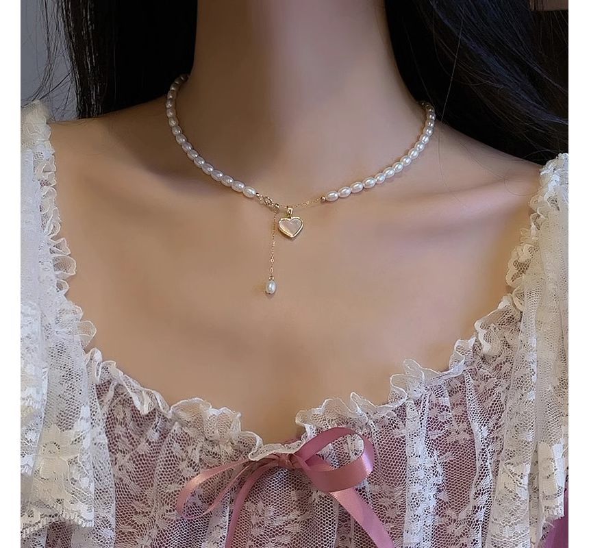 Pearl Faux Heart Shell Choker Pendant