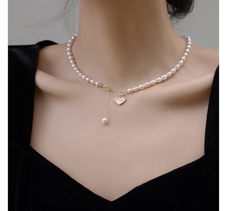 Pearl Faux Heart Shell Choker Pendant