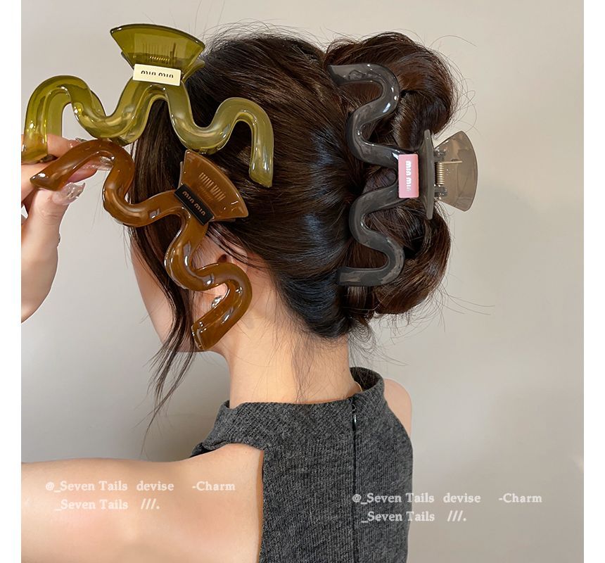 Hair Wavy Claw Acrylic