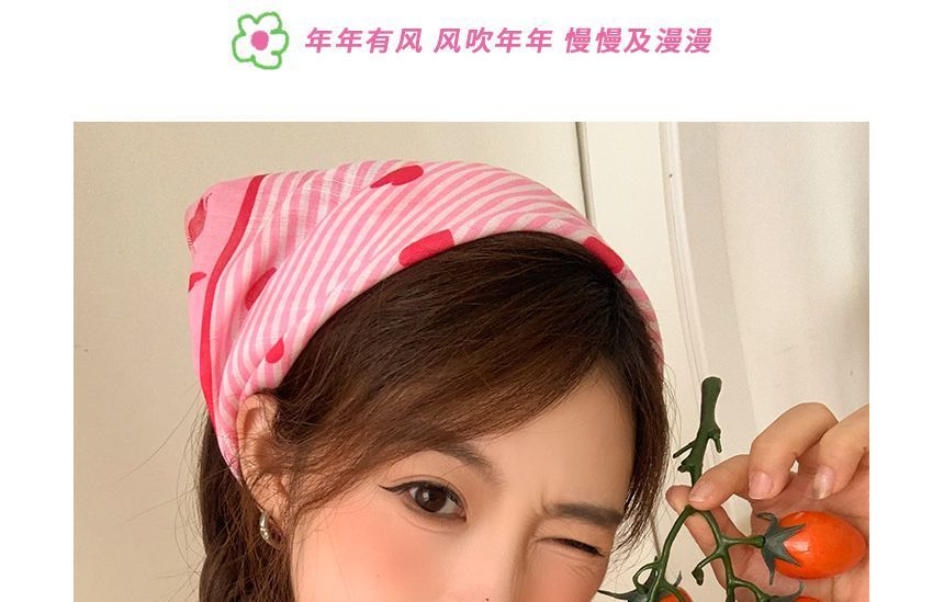 Sunglasses Cat Eye / Heart Headkerchief Print