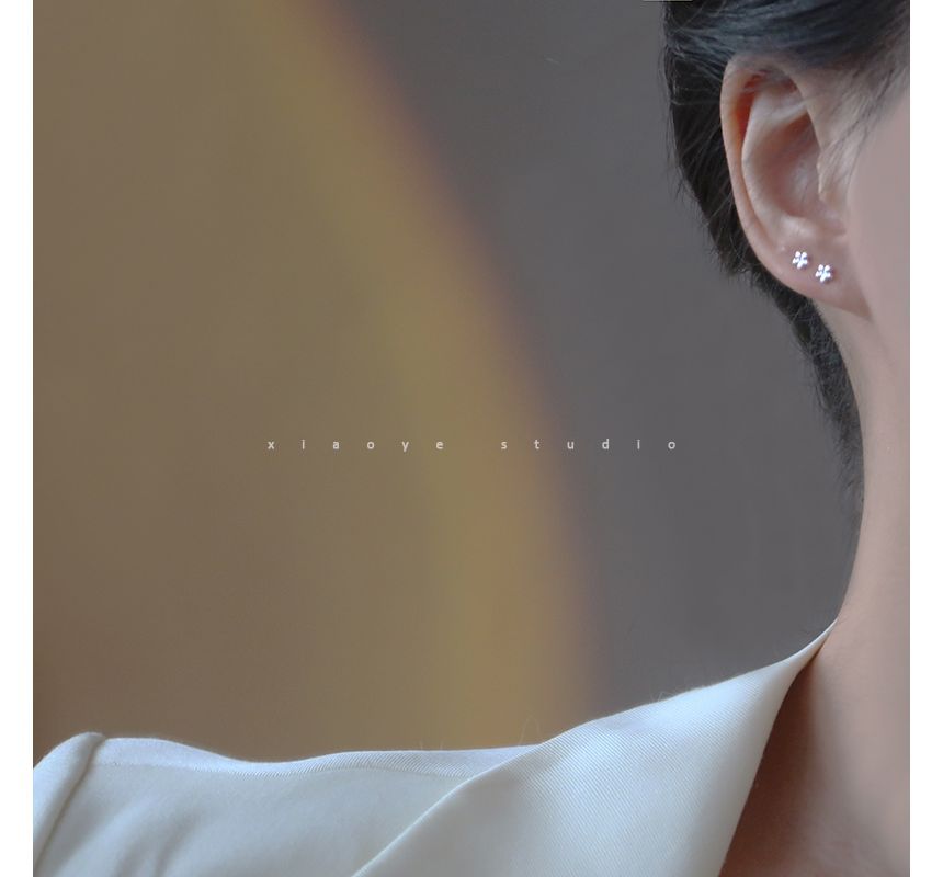 Stud Earring Silver Floral