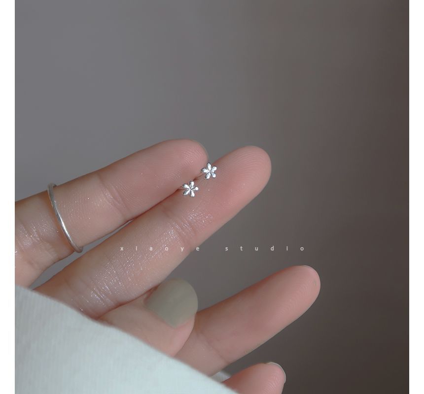 Stud Earring Silver Floral