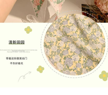 Head Print Triangle Designs) Scarf (Various Floral