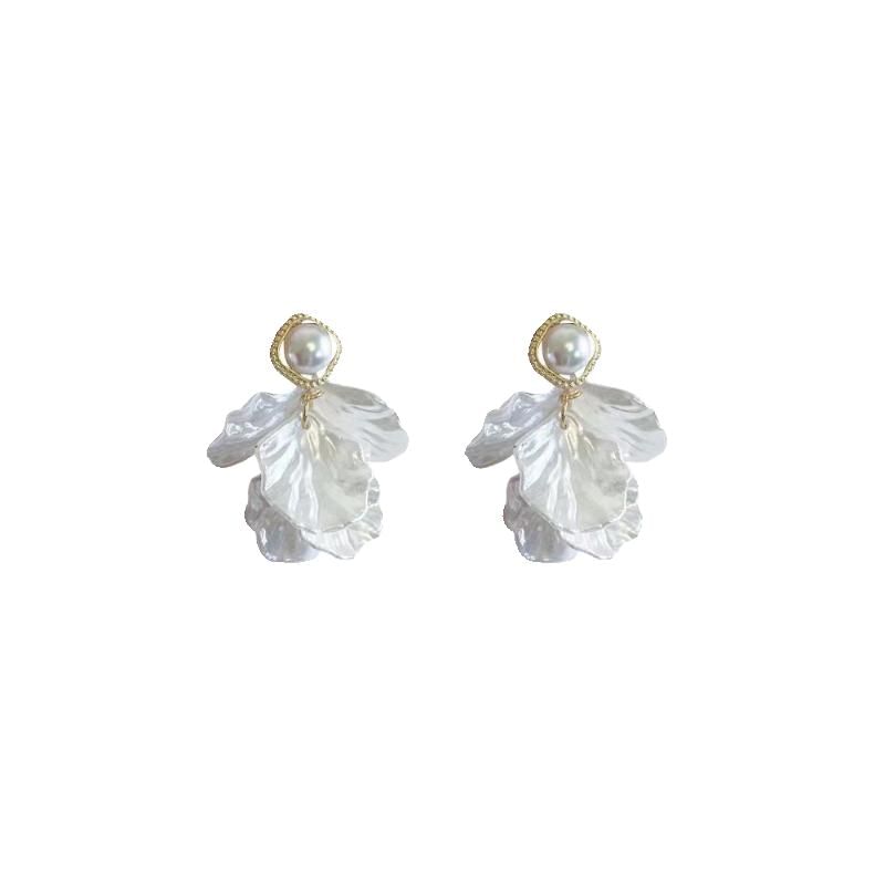 Petal Chandelier Earring Pearl Faux Alloy