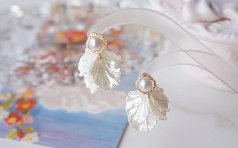 Petal Chandelier Earring Pearl Faux Alloy