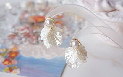 Petal Chandelier Earring Pearl Faux Alloy