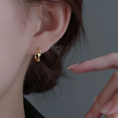 Sterling Earring Wavy Silver Hoop