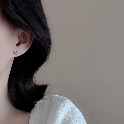 Heart Rhinestone Stud Ear