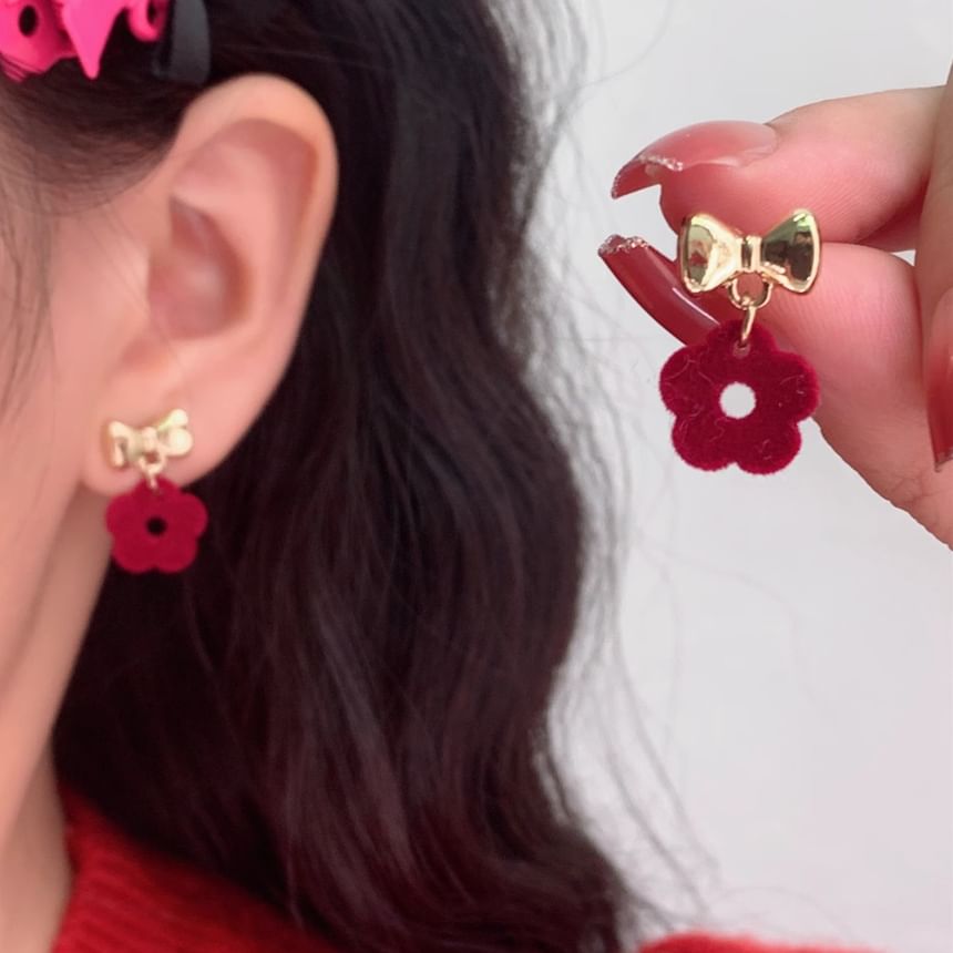 Floral / Earring Clip-On Bow Drop