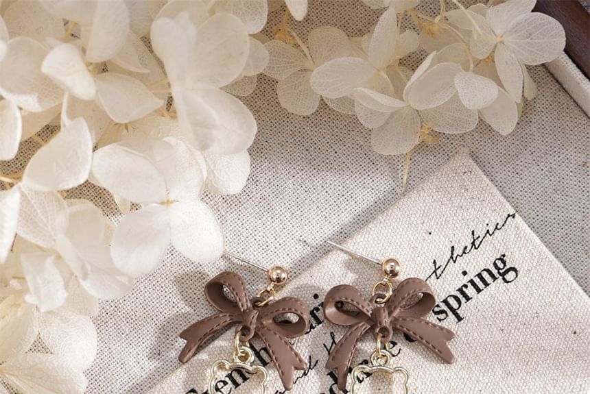 Bow Earring Clip-On Pom Pearl / Faux Drop