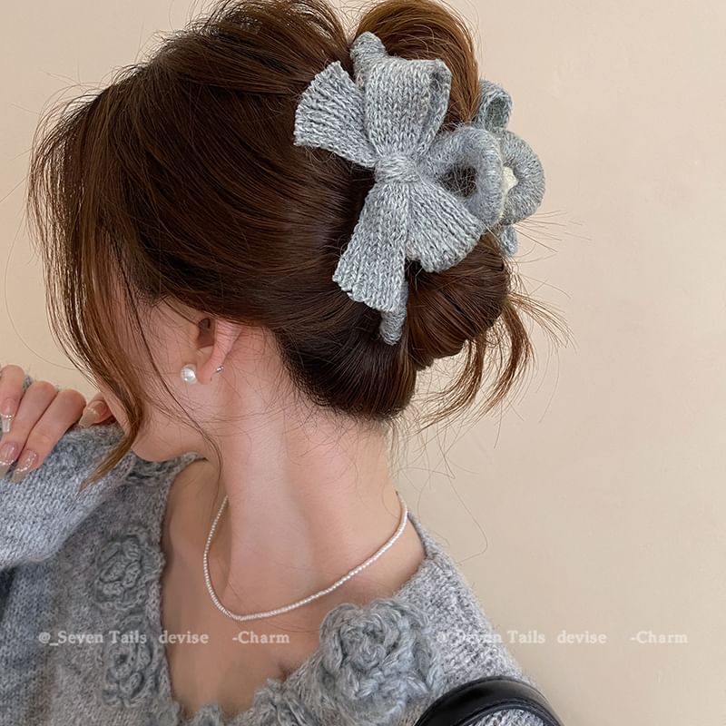 Claw Knit Bow Clip Acrylic Hair
