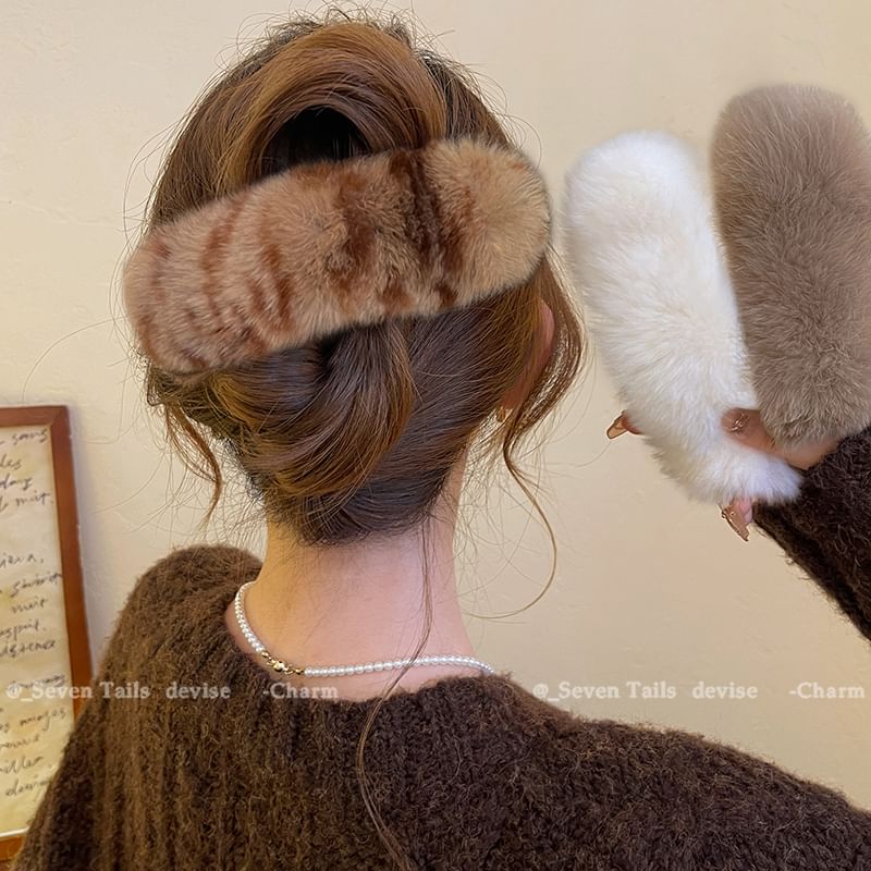 Clip Fur Faux Hair