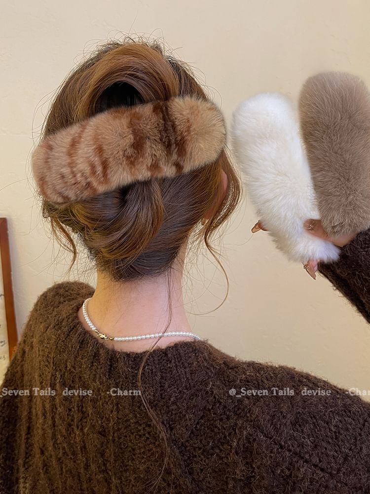 Clip Fur Faux Hair