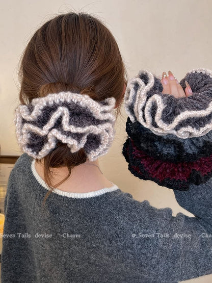 Trim Contrast Scrunchie Knit