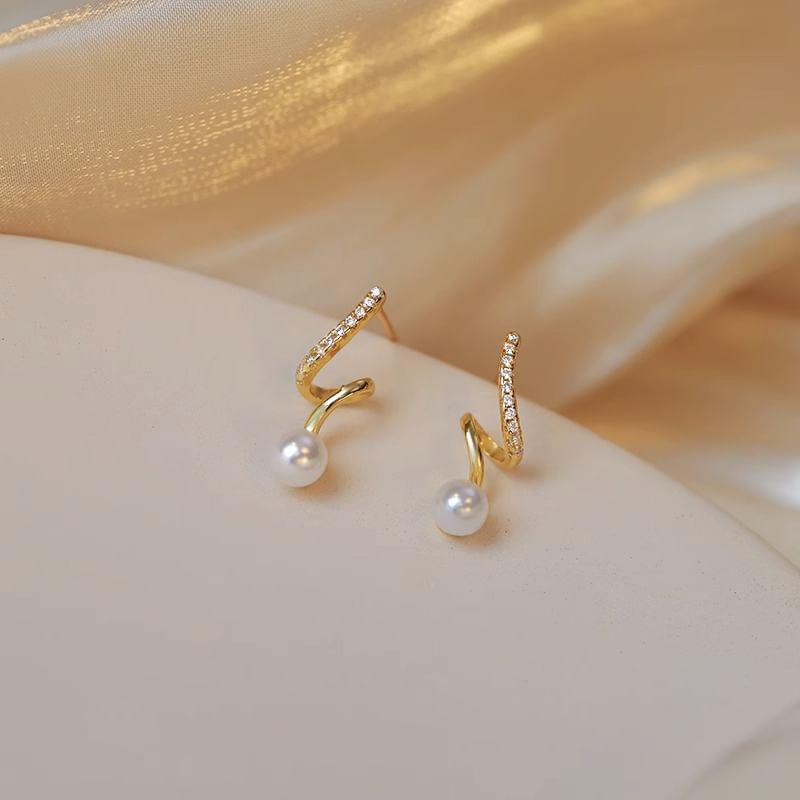 Alloy Pearl Faux Drop Earring