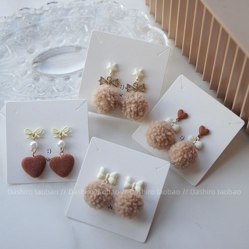 Drop / On Pom Heart Clip Earring