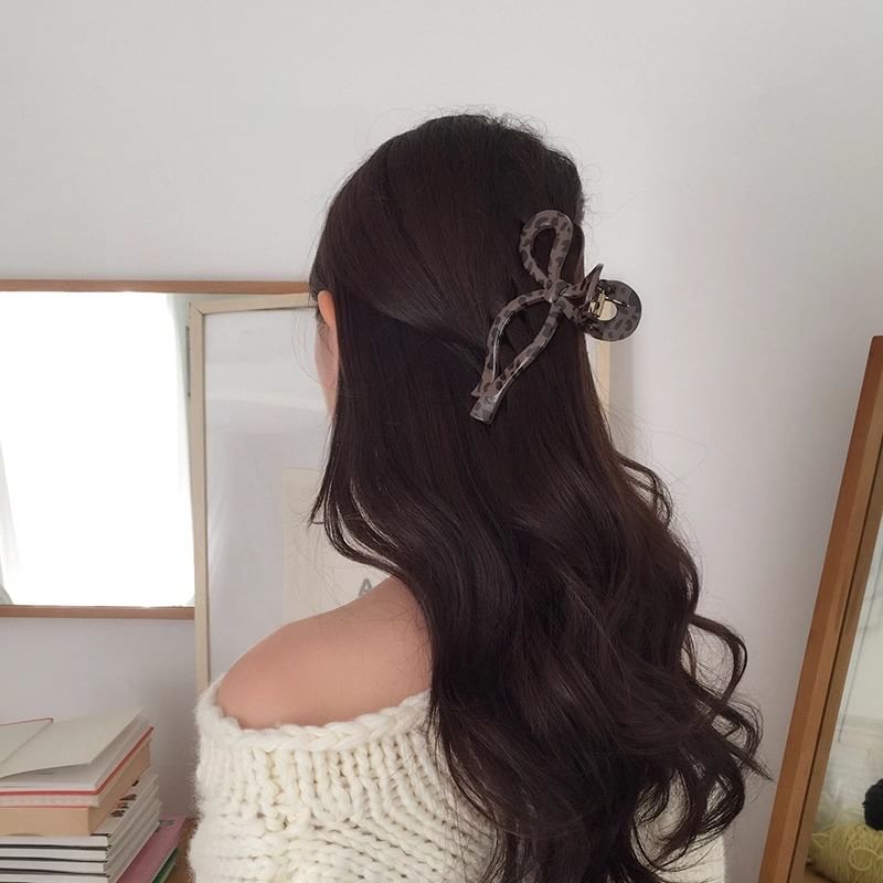 Leopard Claw Print Acrylic Hair