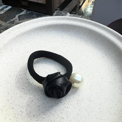 Faux Flower Hair Pearl Tie