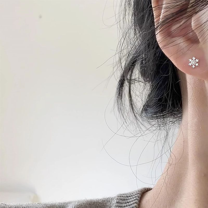 Snowflake Alloy Earring Barbell