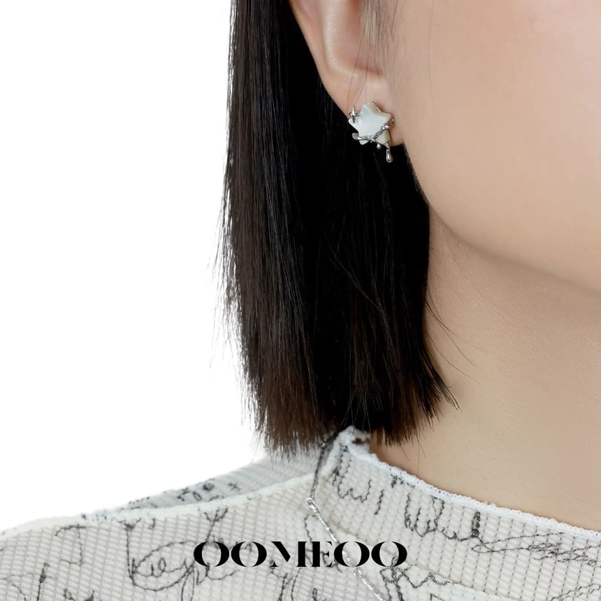 Dangle Star Earring