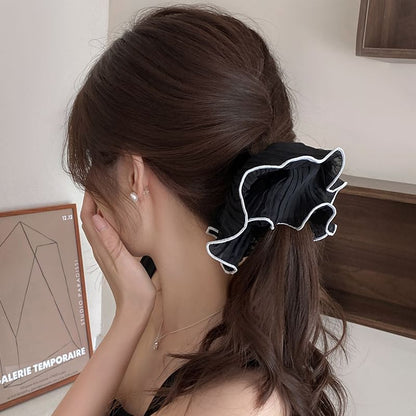 Trim Scrunchie Contrast