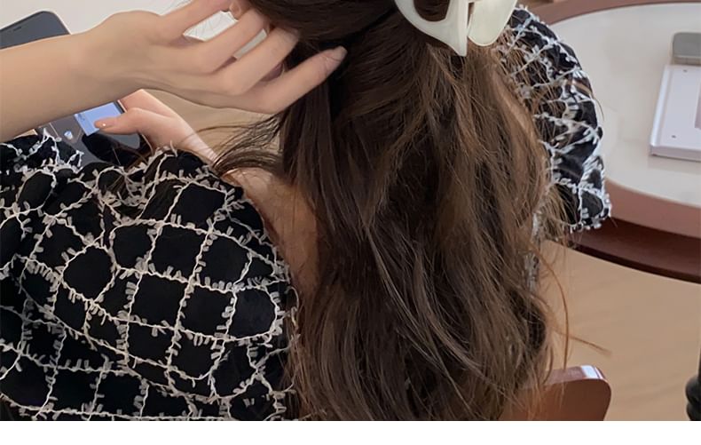 Acrylic Pearl Faux Hair Claw