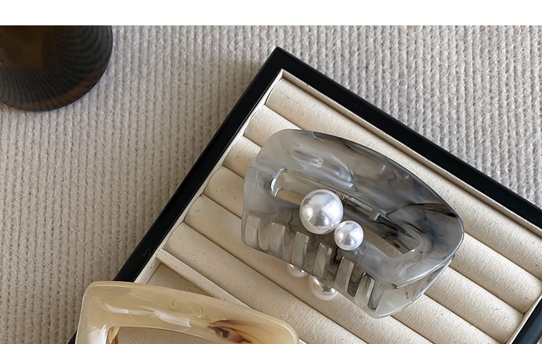Acrylic Pearl Faux Hair Claw