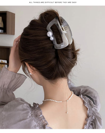 Acrylic Pearl Faux Hair Claw