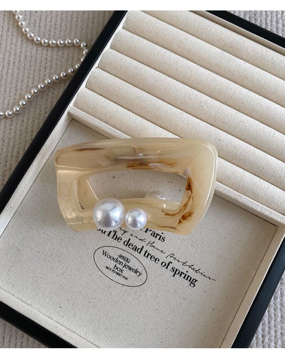 Acrylic Pearl Faux Hair Claw