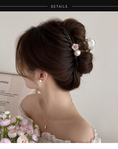 Pearl Acrylic Hair Faux Claw Flower