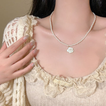 Flower Pendant Necklace