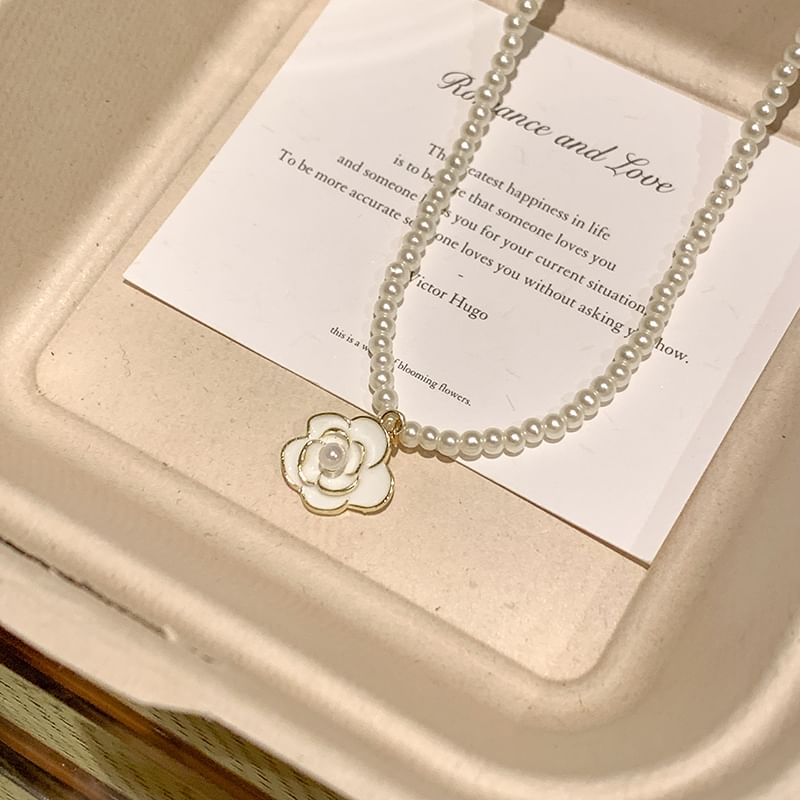 Flower Pendant Necklace