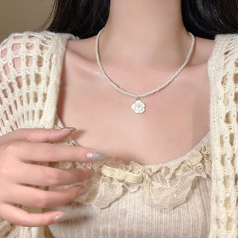 Flower Pendant Necklace